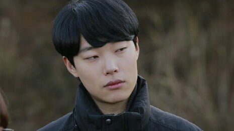 Ryu Jun Yeol as Jung Hwan Kdrama Reply 1988