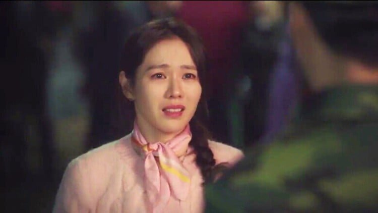 yoon se ri played by son ye jin crash landing on you korean drama