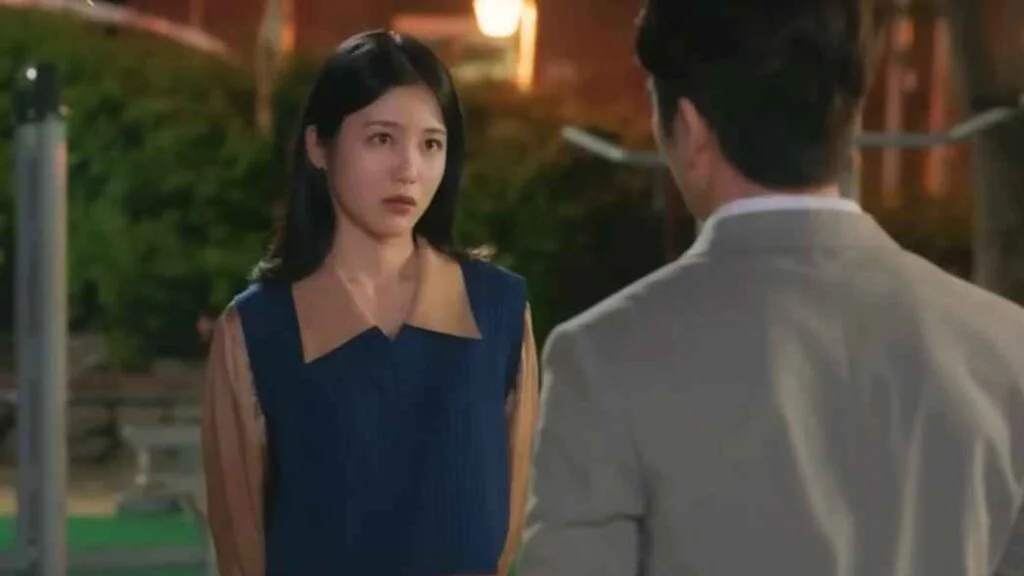 Effect of a finger flick on a break up Shin Ye Eun