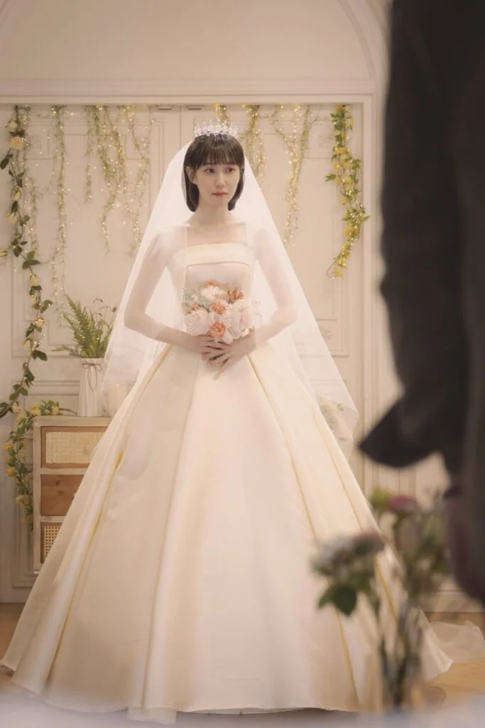Park Eun Bin Wedding Gown in drama Extraordinary attorney woo 