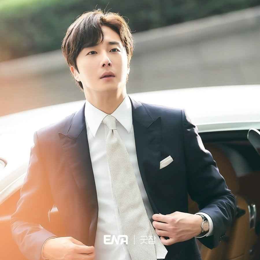 Handsome Jung Il Woo rich CEO