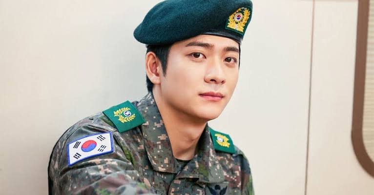 kang tae oh military service uniform