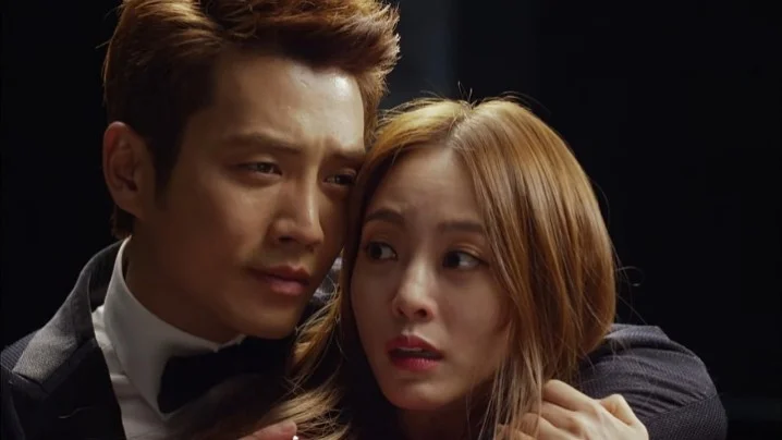 Han Tae Hee and Sa Geum Ran Birth of a beauty drama review happy ending back hug