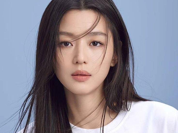 Jun Ji Hyun first love