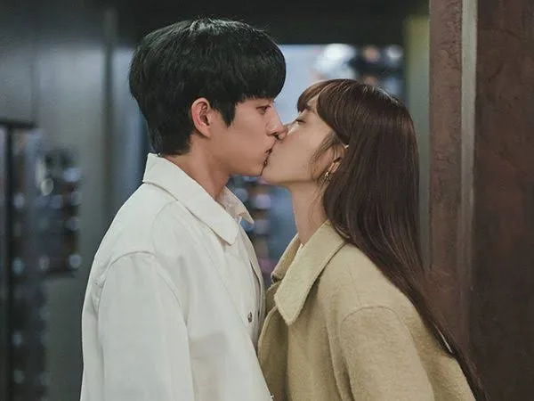 shooting star kiss scene
