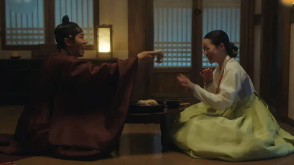 Sweet date of Ok Tae Yeong and Cheon Seung Hwi in tale of lady ok