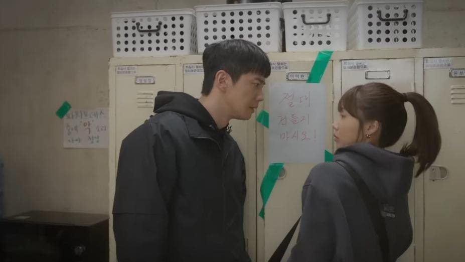 Lee Jun Young and Jung Eun Ji Pump Up the Healthy Love