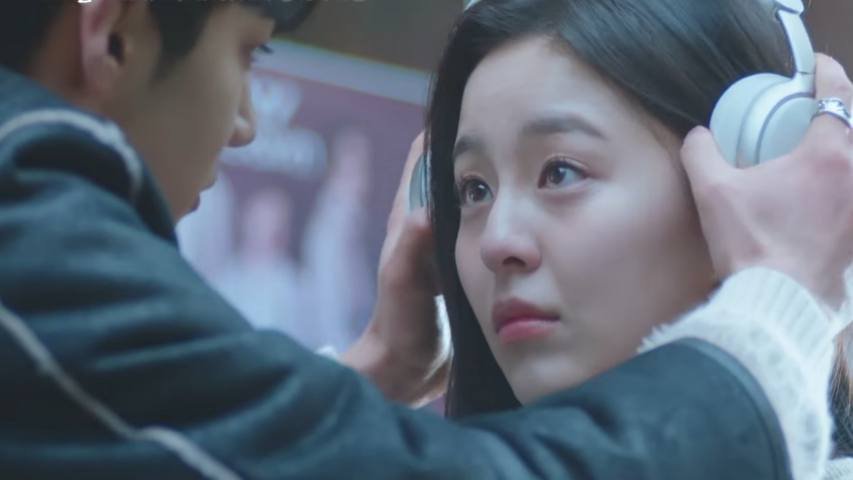 cute scene between Sa gye and Kim Bom in Spring of youth