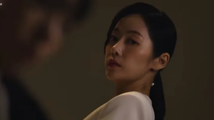 Min Gyeong Chae the woman who swallowed the sun