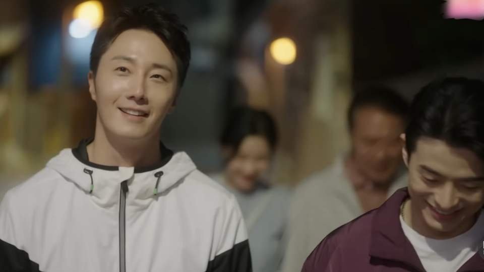 Jung Il Woo as Ji Eun O Our Golden days