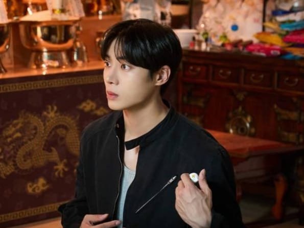 Choo Young Woo as Bae Gyeon U head over heels drama 