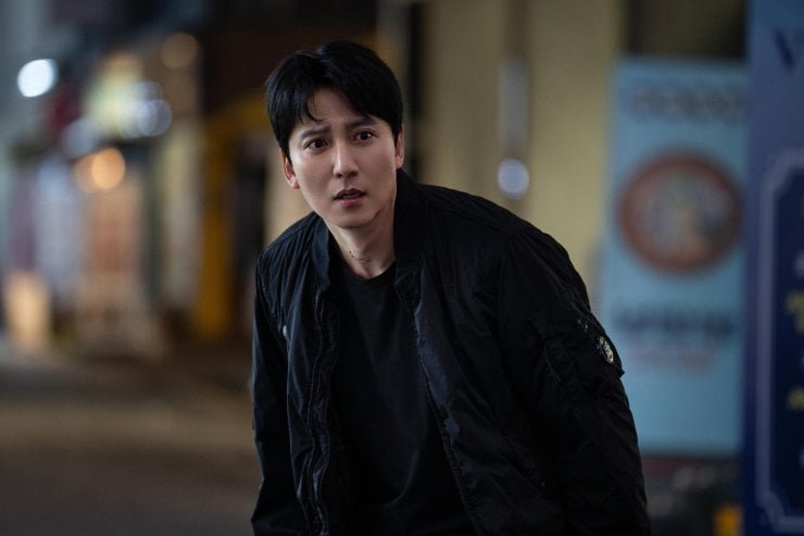 Kim Nam Gil as detective Lee Do kdrama trigger