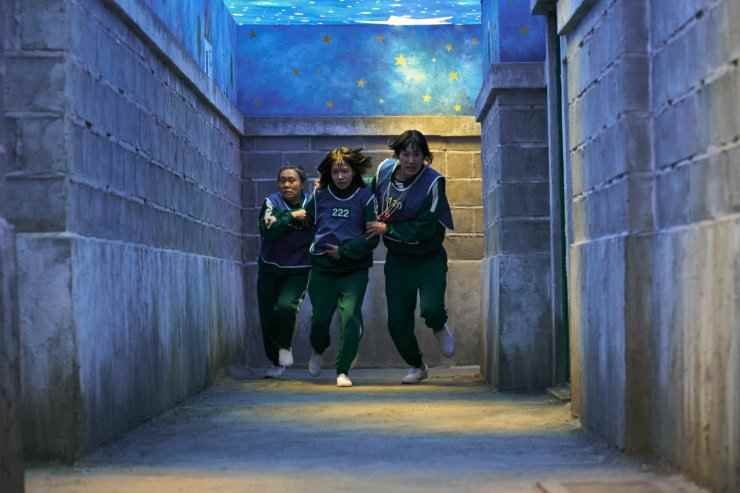 120, 149, 222 squid game 3 girl or say woman group