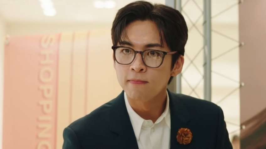 Joo Jong Hyuk as Myung Gu Ho confidence queen