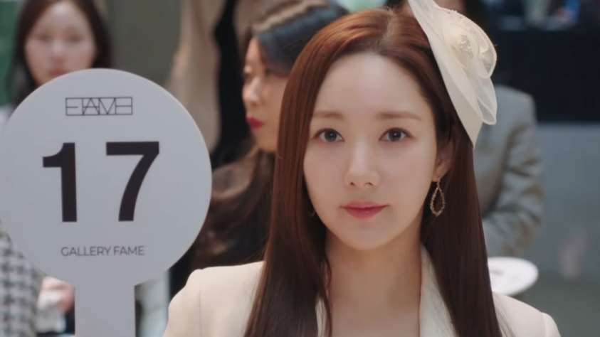 Park Min Young as Yun I Rang a con woman the auction scene confidence queen