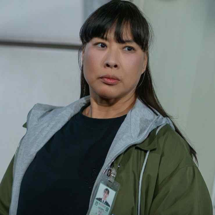 Jung Young Joo as Chu Gyeong Ja Salon De Holmes