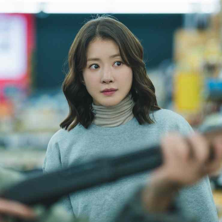 Lee Si Young as Kong Mi Ri  Salon De Holmes