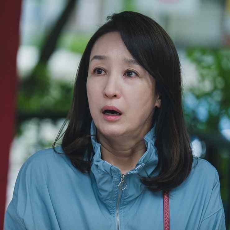 Nam Gi Ae as Jeon Ji Hyeon Salon de holmes