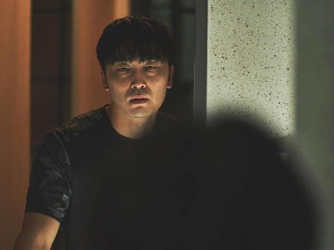 Seo Hyeon Woo as Yeong Jin Ho Wall to Wall kmovie