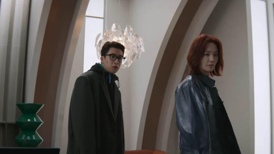 Yoo Soo Bin as Dong Yeong in mantis