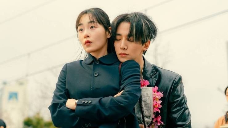 Typhoon Family Kim Tae Poong and Oh Mi Seon back hug
