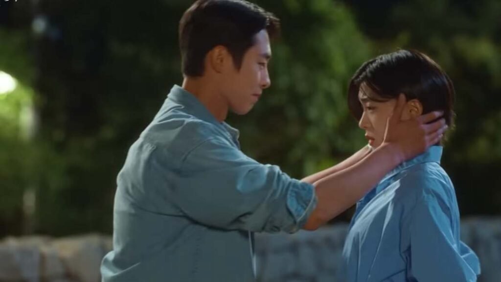 Lee Jae Wook and Choi Sung Eun kiss scene the last summer