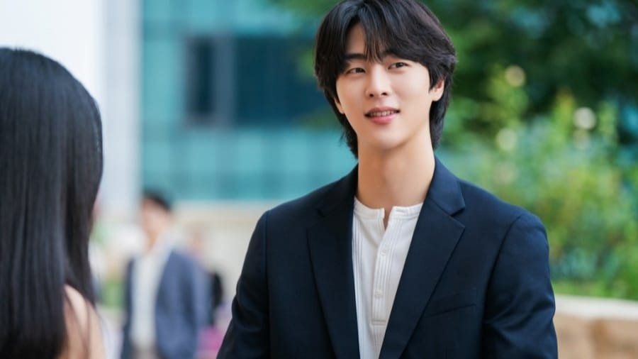 Kim Mu Jun as Kim Seon U dynamite kiss