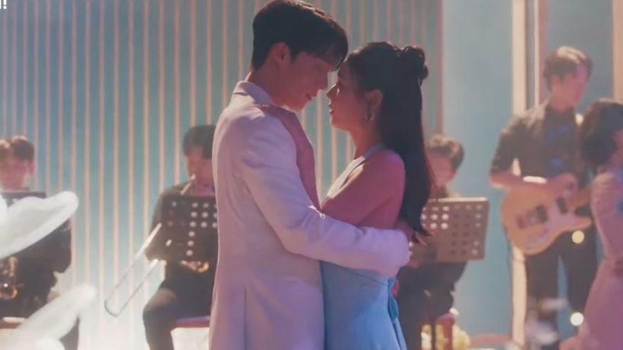 Jang Ki Yong and Ahn Eun Jin dynamite kiss drama dance scene