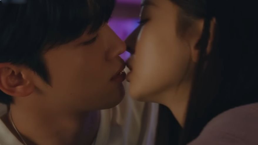 The 4th Love Revolution drama Kang Min Hak and Joo Yeon San kiss scene