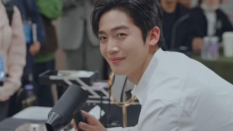 Kim Yo Han Breaking computer scene The 4th Love Revolution