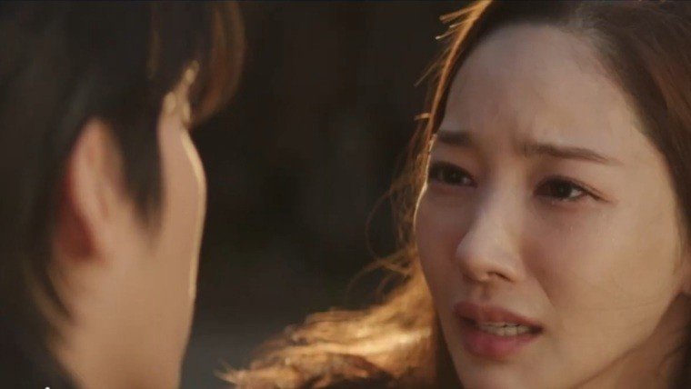park min young crying