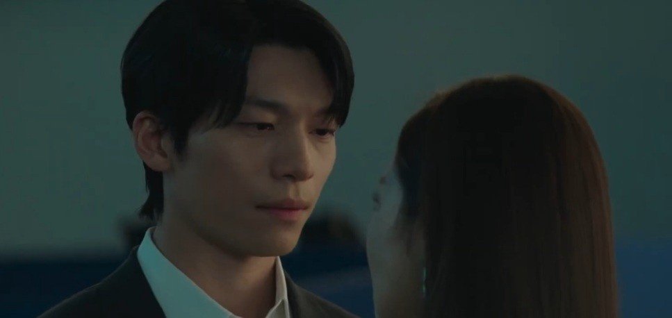 wi Ha Joon and Park Min Young