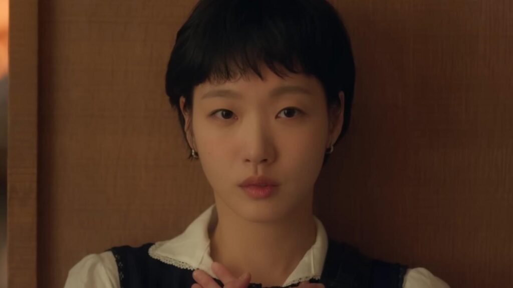 Kim Go Eun hairstyle in yumi's Cells season 3 