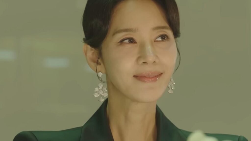 Oh Hyun Kyung as Chae Hwa Yeong