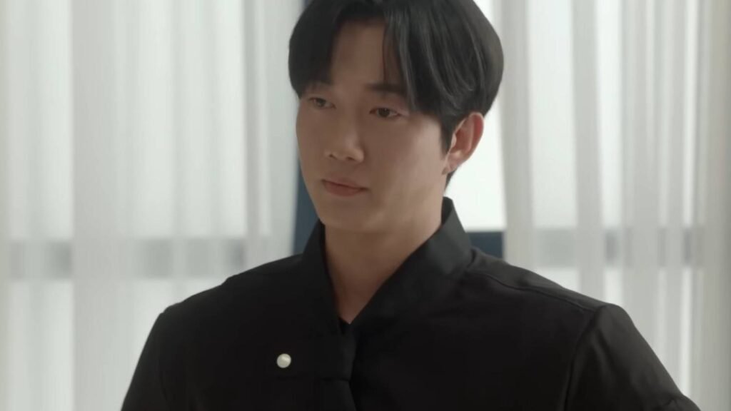 Park Geon Il as Kang Jun Ho first Man Korean long series 2025