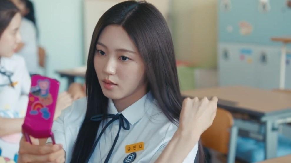 Kwon Eun Bin as Song Min Ji
