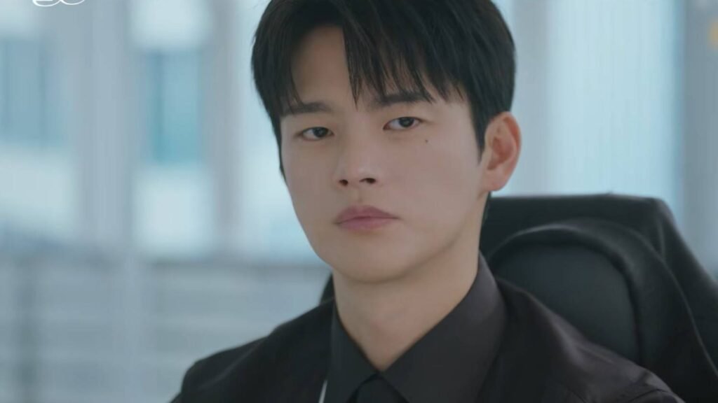Seo In Guk as Kang Si Yu drama See You At Work Tomorrow